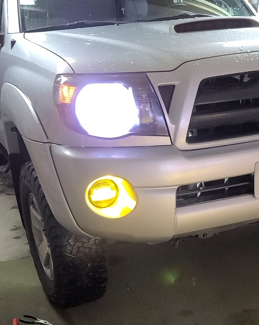 LED Fog Lights Switchback with White & Amber Color for 2007-2012 Toyota Tundra
