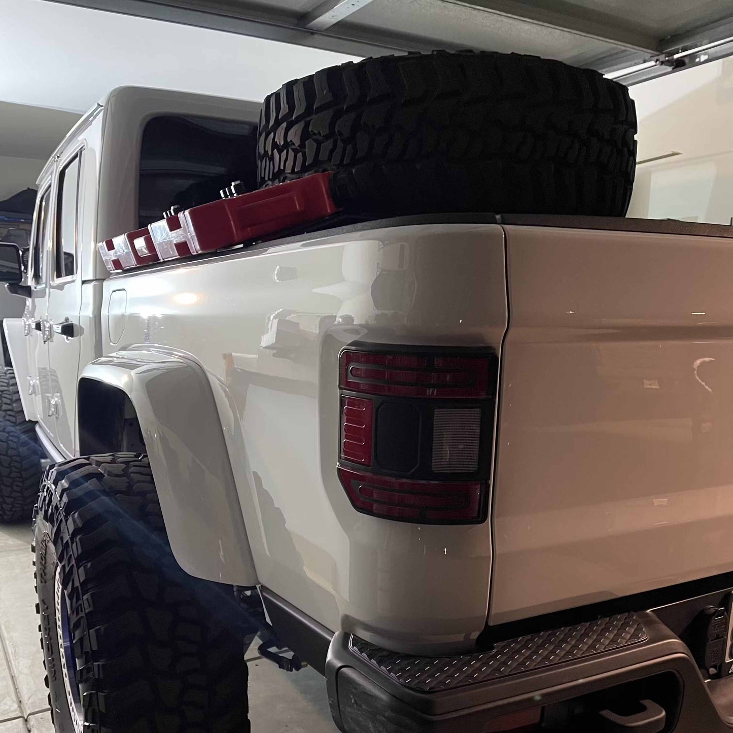 2023 Jeep Gladiator Tail lights