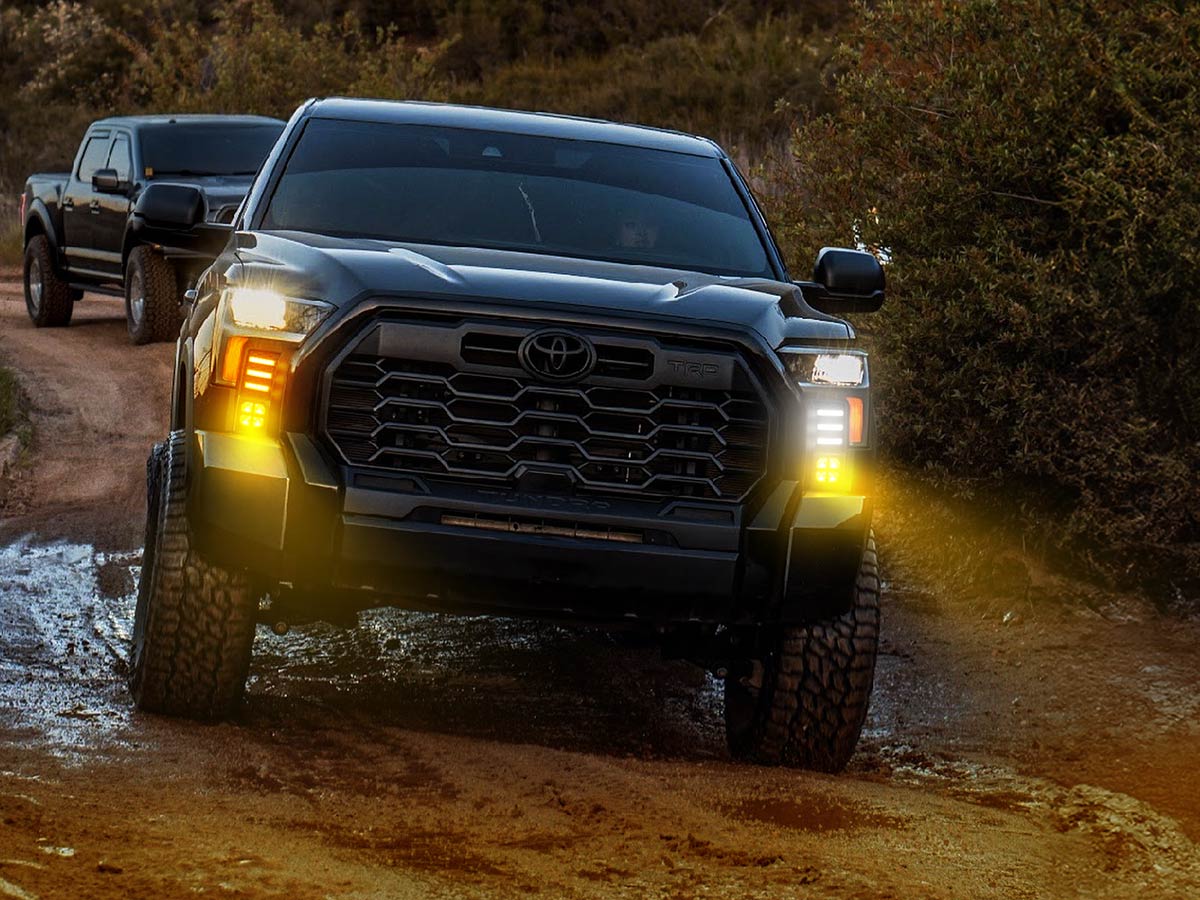 Equipped with four ultra-bright LEDs per light