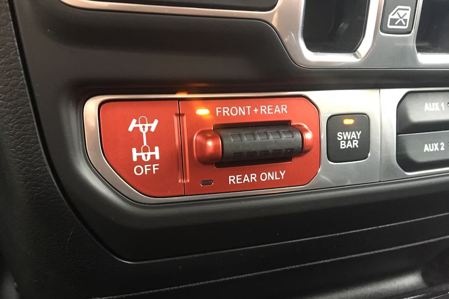 The Role of Lockers in Jeep Vehicles