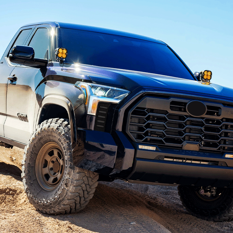 Toyota Tundra fog lights with daytime running lights and turn signal lights