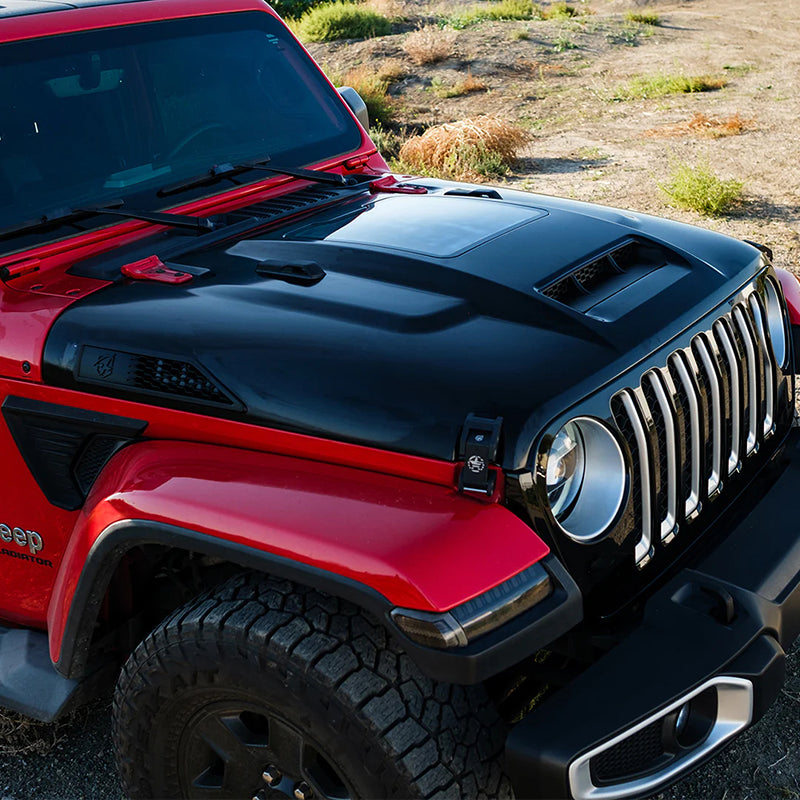 Real open-air hood scoop with side vents, improving engine cooling