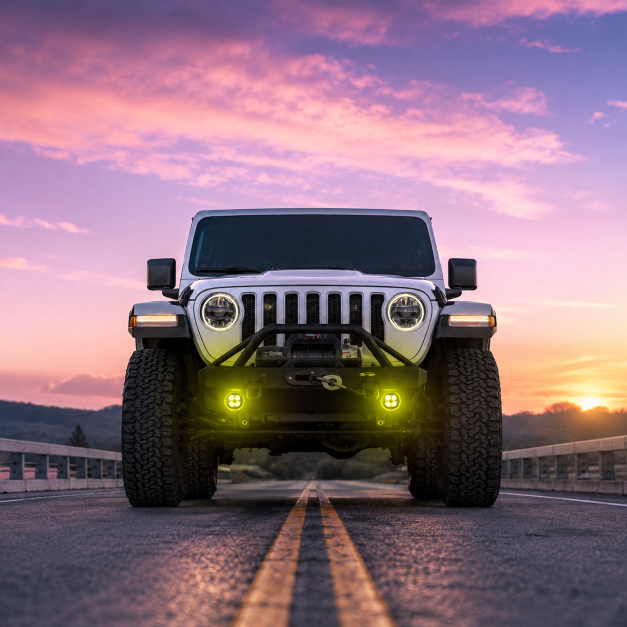Jeep Wrangler JL with amber LED fog lights installed on front bumper