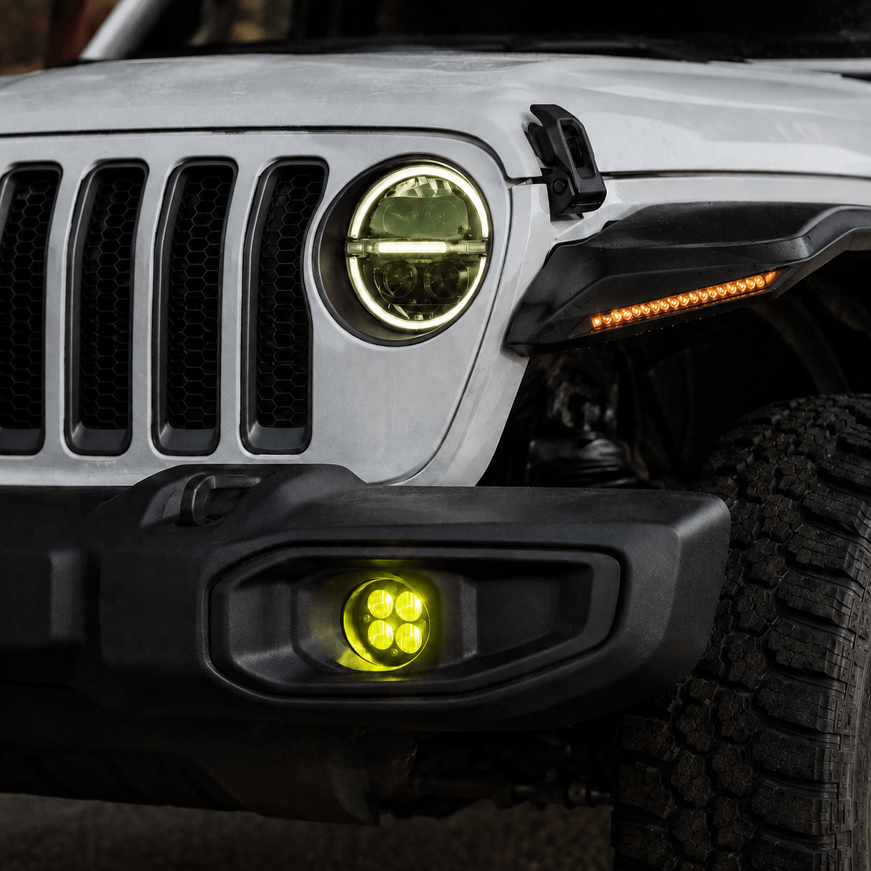 3500K yellow Jeep LED fog lights with 80 degree wide beam