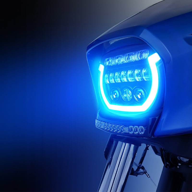 2023+ Harley Street Glide with a 7″ LED headlight featuring blue breathing light and matching visor