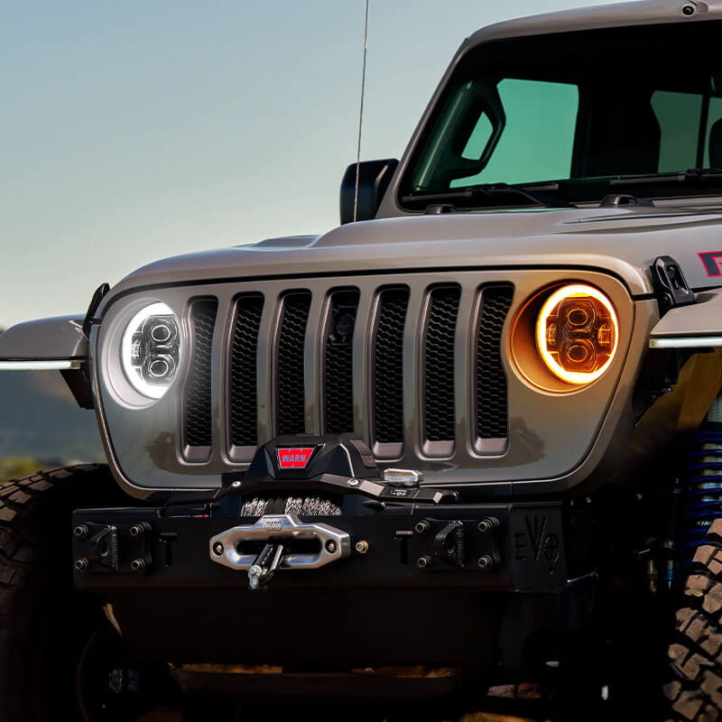 带光环功能的 Jeep JL LED 大灯