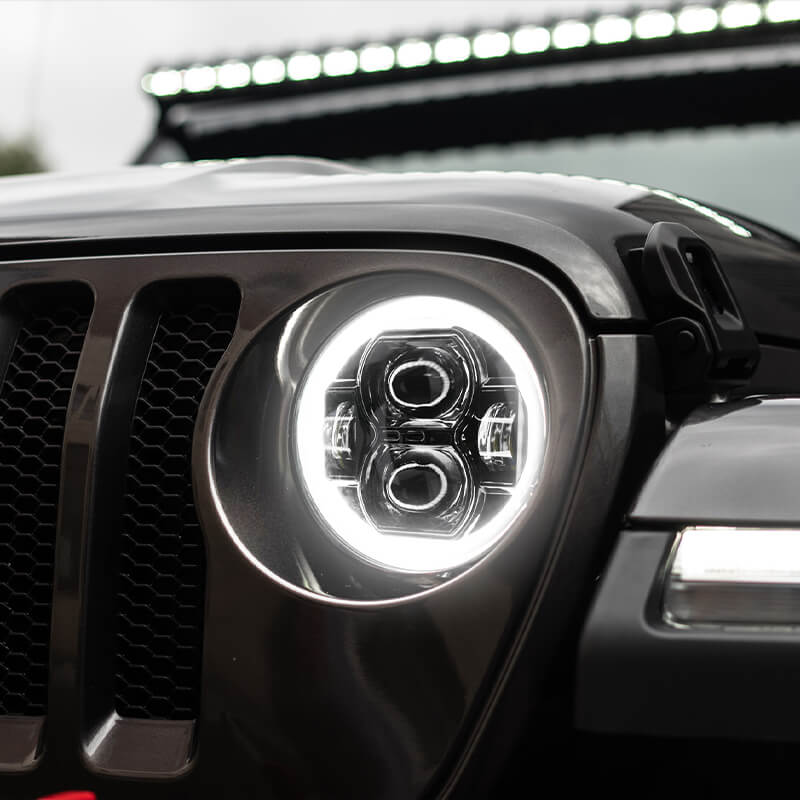 带光环功能的 Jeep JL LED 大灯