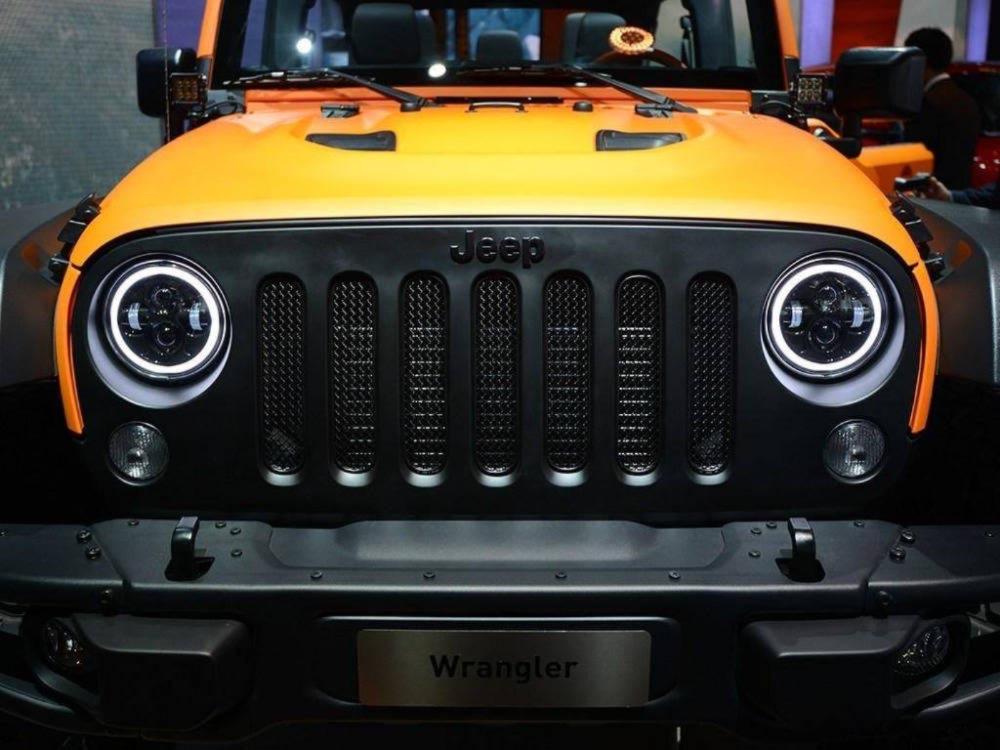 Jeep Wrangler JK LED Halo headlights with DRL