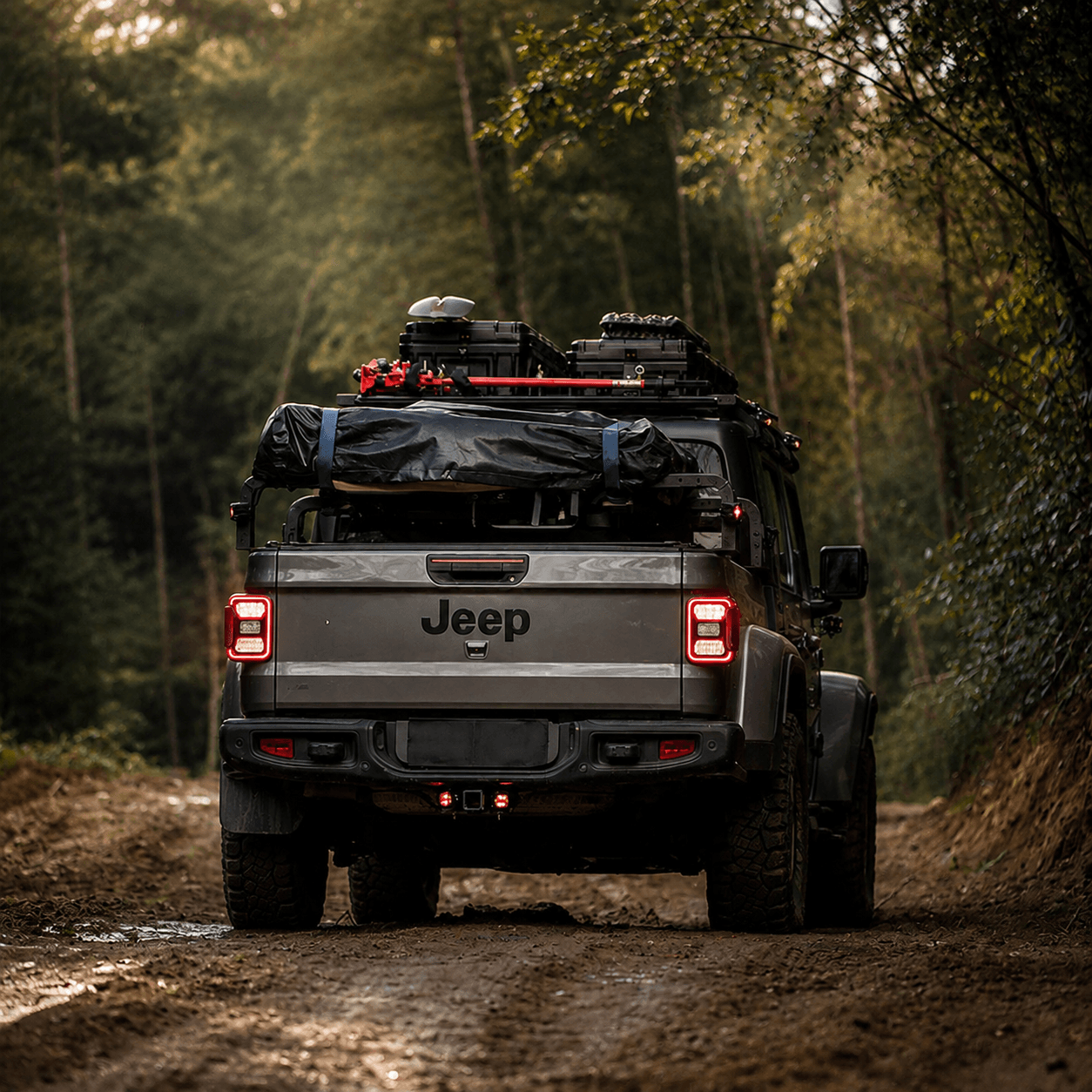 Low-profile Jeep Gladiator bed rack configuration for reduced overall height